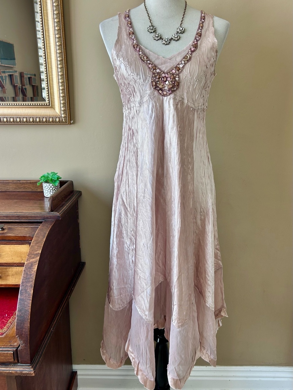 Komarov Embellished Empire Waist Crinkle Satin Dress Blush Pink Size Medium